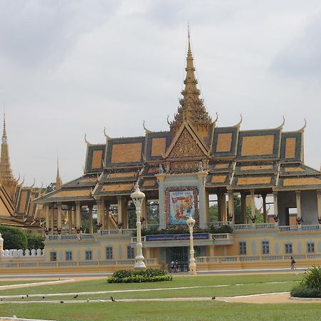 The Happy House Hostel Phnom Penh Luaran gambar