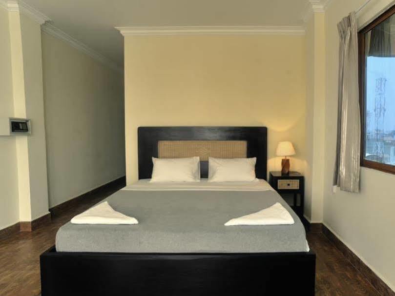 The Happy House Hostel Phnom Penh Luaran gambar