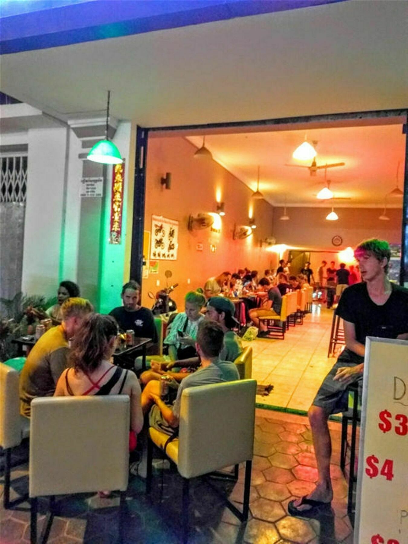The Happy House Hostel Phnom Penh Luaran gambar